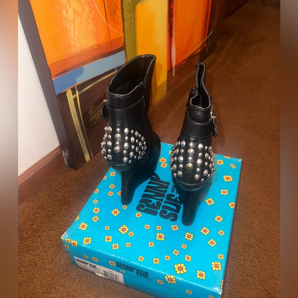 Half heel booties with studs